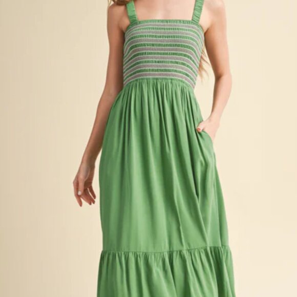 Embroidered Midi Dress Size Small Like New Vici Collection Ruched Maxi Dress - Picture 1 of 10